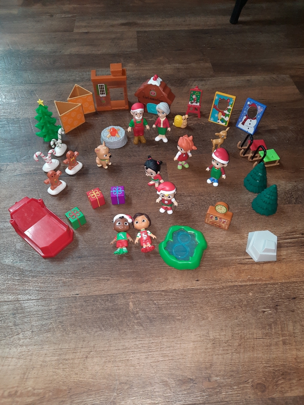 Holiday Cocomelon Playset Mini Figures and Accessories - Mixed Colors
